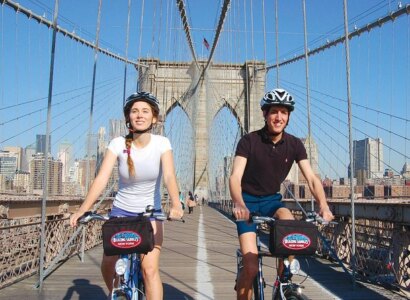 Brooklyn Bridge Bike Tour with Manhattan Skyline Views