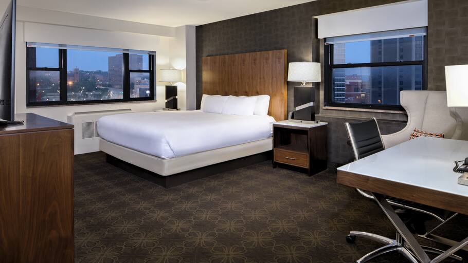 Suite, doubletree by hilton pittsburgh downtown, pennsylvania