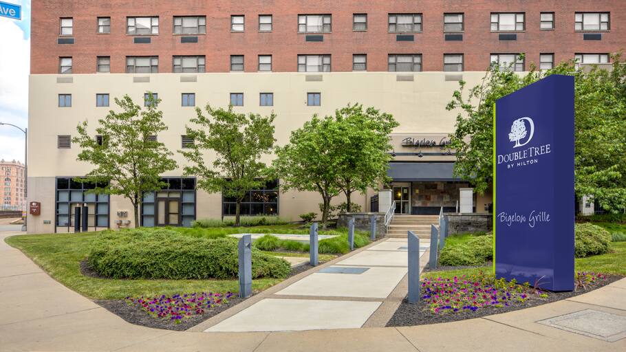 Exterior by day, doubletree by hilton pittsburgh downtown, pennsylvania