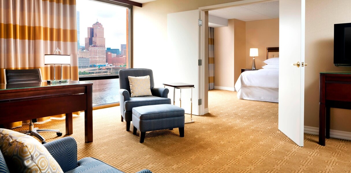 King suite accommodations, Sheraton Pittsburgh, Pennsylvania