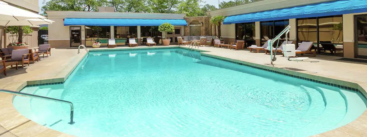Outdoor Pool - Hilton Jackson - Holidays to Mississippi