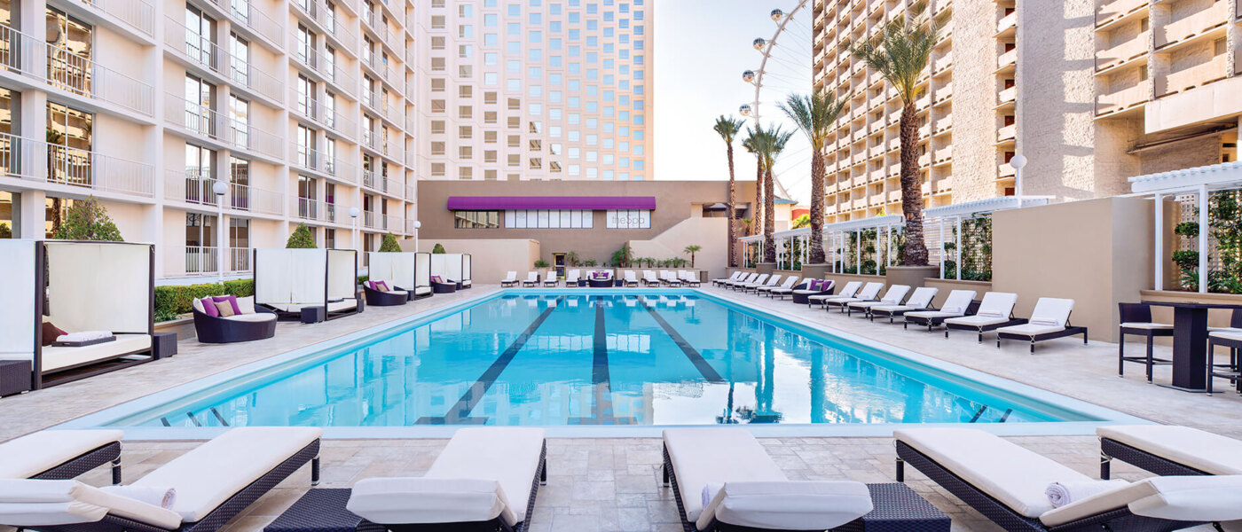 Outdoor Pool - Harrahs - Holidays to Las Vegas