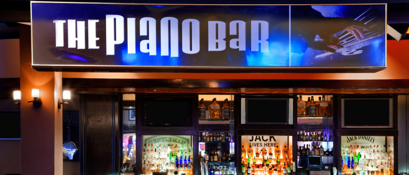 The Piano Bar - Harrahs - Holidays to Las Vegas