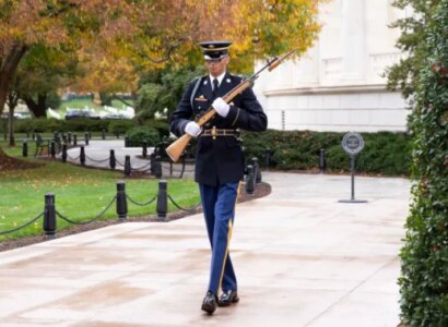 Tomb of the Unknown Soldier & Arlington Cemetery Tour