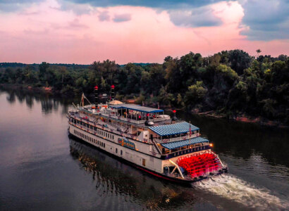General Jackson Country Music Dinner Cruise from Nashville